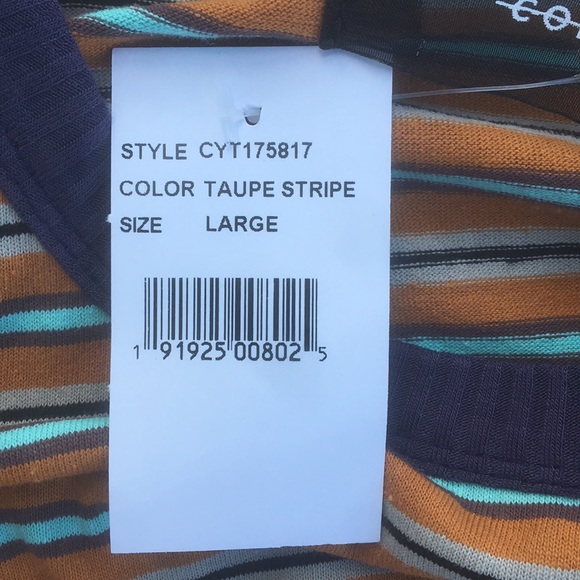 Large Stripped Crop Top - Picture 3 of 3